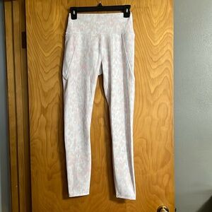 Mono b Leggings  size medium pink and white in color